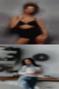 Naked girls playing Staunton, IL with there pussy in public dogging